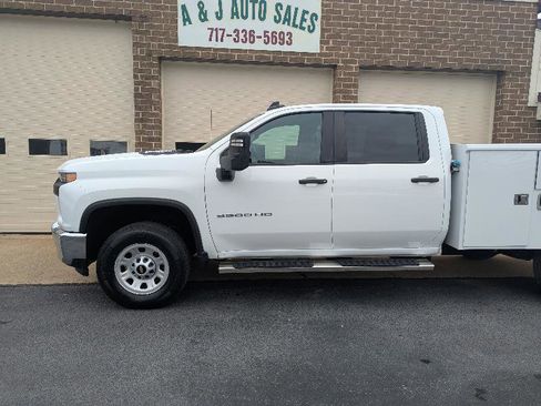 Used 2023 Chevrolet Silverado 3500 W/T w/ WT Convenience Package image 2
