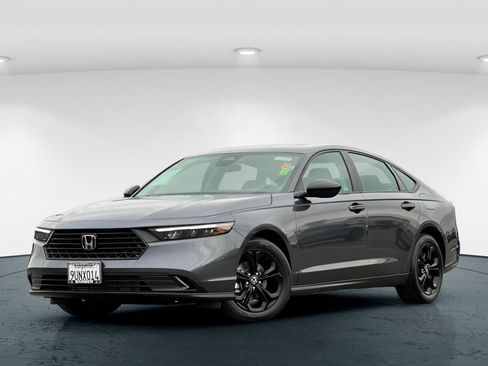 Certified 2025 Honda Accord SE image 2