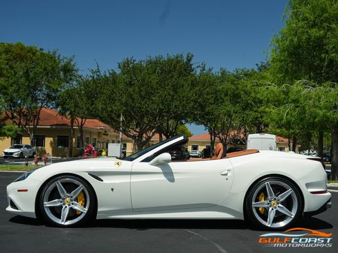 Used 2017 Ferrari California T RWD image 48