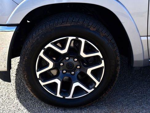 Used 2025 RAM 1500 Laramie image 6