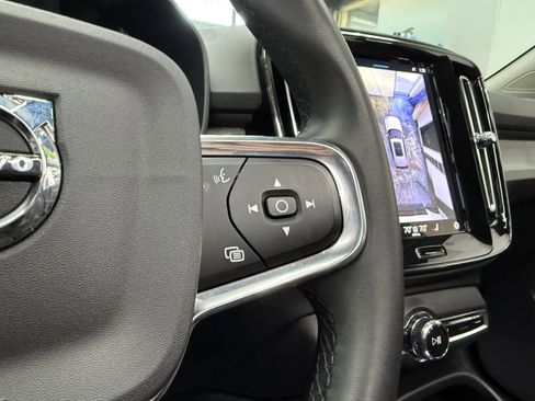 Used 2024 Volvo XC40 B5 Plus image 16