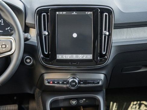 New 2026 Volvo XC40 B5 Ultra w/ Protection Package Premier image 21