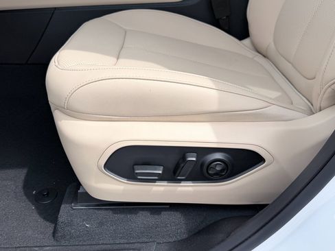 New 2026 Jeep Grand Cherokee L Limited RWD image 23