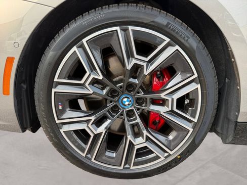 Used 2025 BMW 550e xDrive w/ Executive Package AWD/4WD image 14
