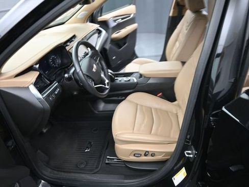 Certified 2024 Cadillac XT6 Premium Luxury w/ Platinum Package AWD/4WD image 18