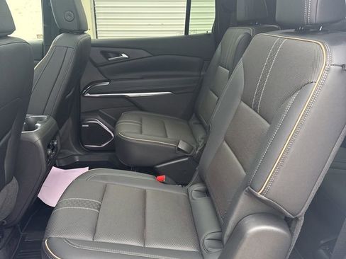 Used 2025 Chevrolet Traverse High Country w/ LPO, Floor Liner Package AWD/4WD image 18