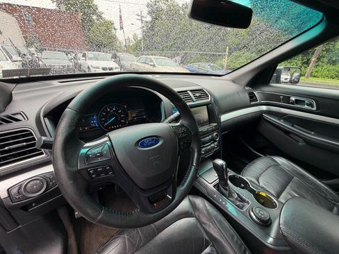 Used 2016 Ford Explorer XLT w/ Equipment Group 202A AWD/4WD image 20