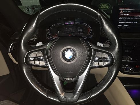 Used 2021 BMW 540i w/ Premium Package RWD image 5
