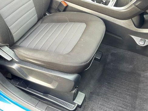 Used 2022 Ford Edge SE image 34