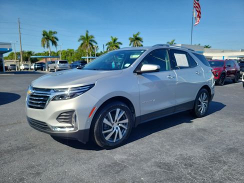 Used 2022 Chevrolet Equinox Premier FWD image 2