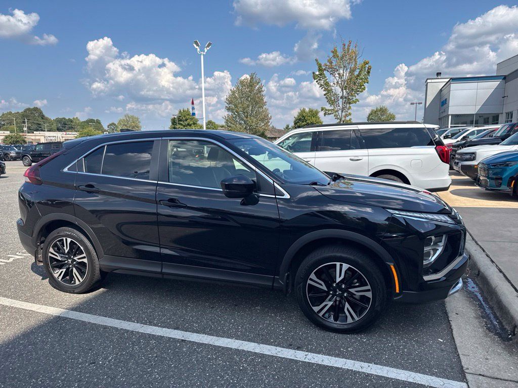 Used 2024 Mitsubishi Eclipse Cross AWD image 3