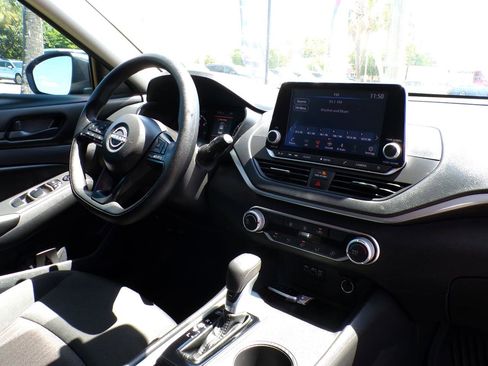 Used 2025 Nissan Altima 2.5 S FWD image 20
