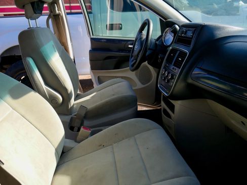 Used 2012 Dodge Grand Caravan SXT image 7