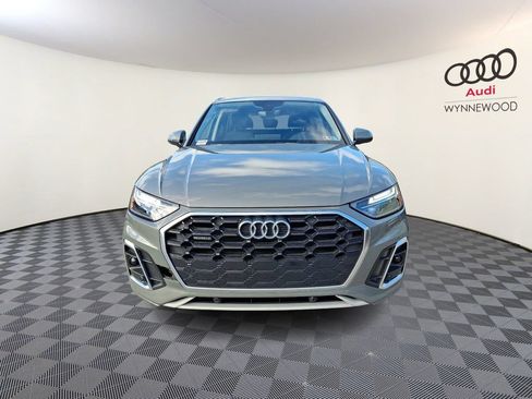 Used 2023 Audi Q5 2.0T Premium w/ Convenience Package AWD/4WD image 2