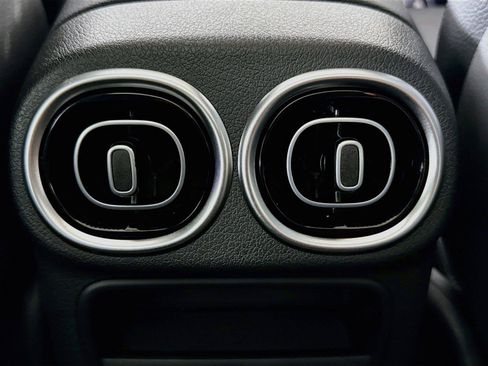 Used 2026 Mercedes-Benz GLC 300 4MATIC image 36