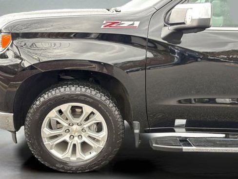 Used 2023 Chevrolet Silverado 1500 LTZ w/ LTZ Premium Package image 34