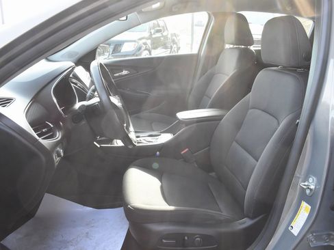 Used 2018 Chevrolet Malibu LT w/ Driver Confidence Package image 17