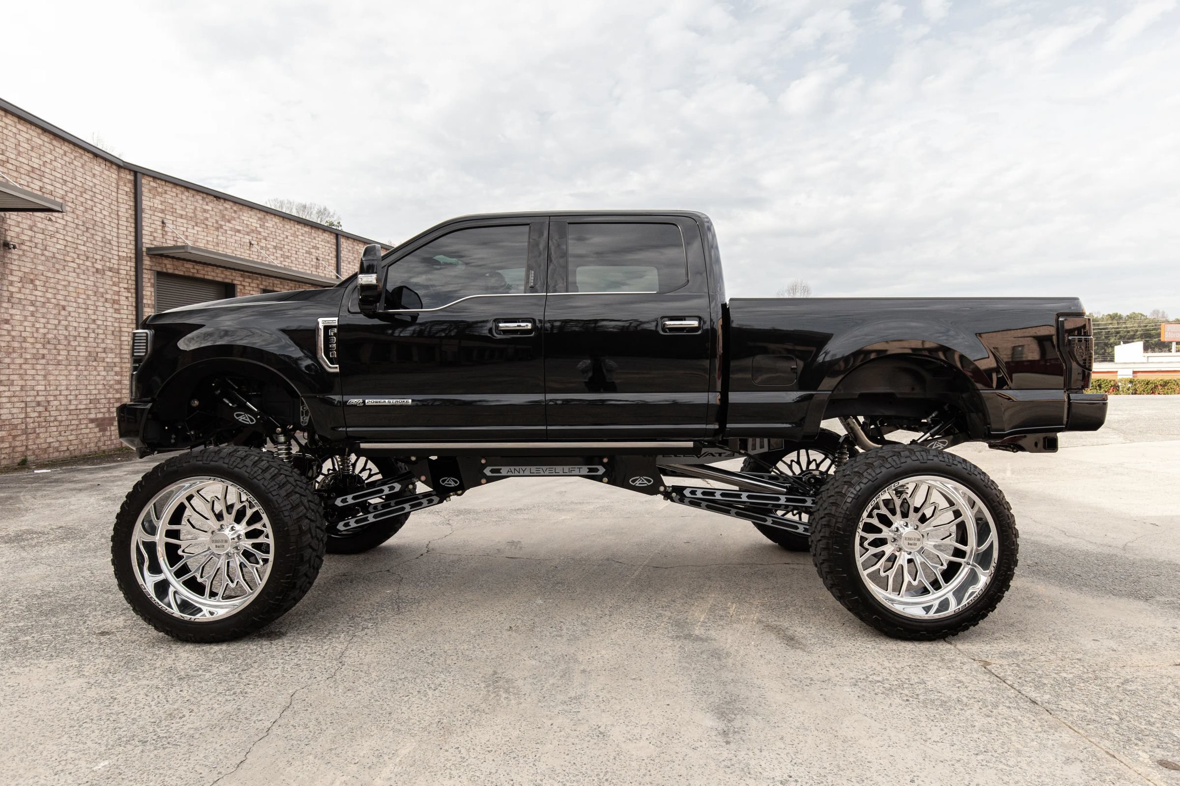 Used 2022 Ford F350 Platinum AWD/4WD image 10