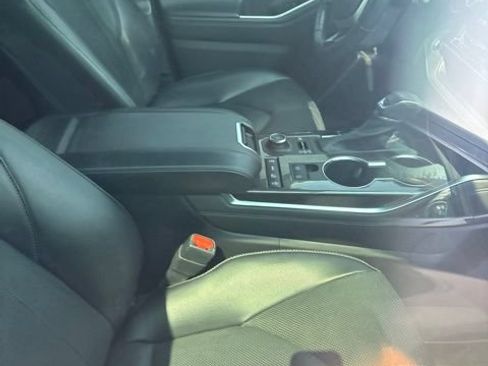 Used 2022 Toyota Highlander Limited AWD/4WD image 10