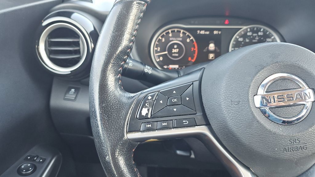 Used 2018 Nissan Kicks SR FWD image 9