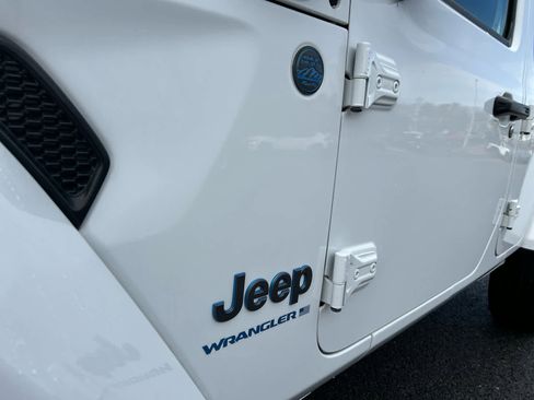 Used 2024 Jeep Wrangler Sport S w/ Convenience Group image 16