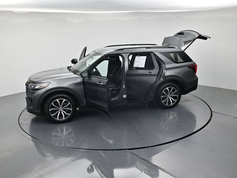 Certified 2025 Ford Explorer ST-Line AWD/4WD image 50
