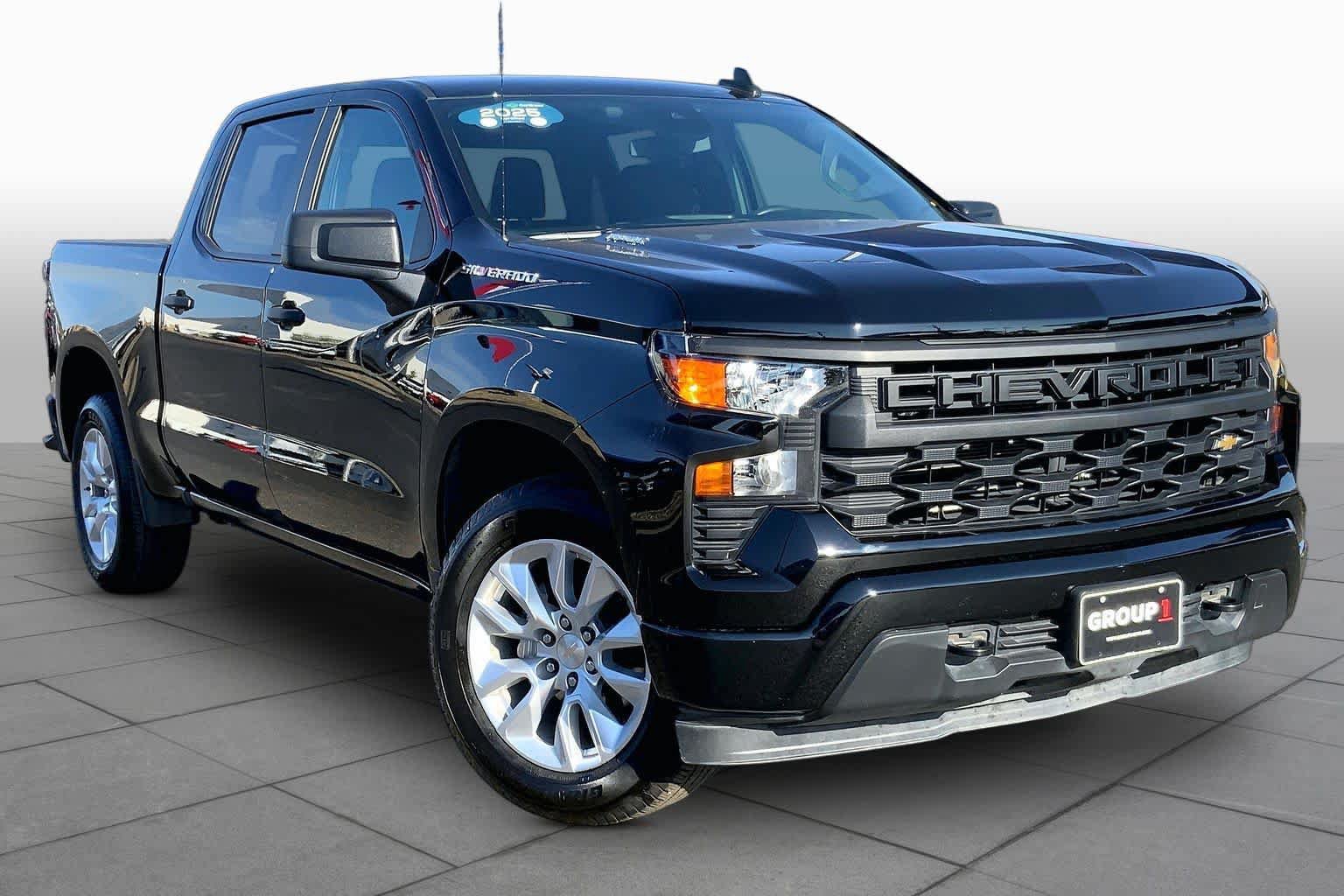 Used 2025 Chevrolet Silverado 1500 Custom RWD image 2