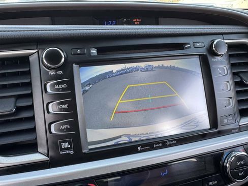 Used 2018 Toyota Highlander Limited image 33