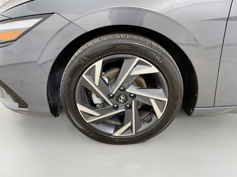Used 2024 Hyundai Elantra Limited FWD image 30
