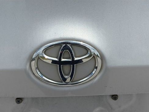 Used 2016 Toyota Corolla LE image 11