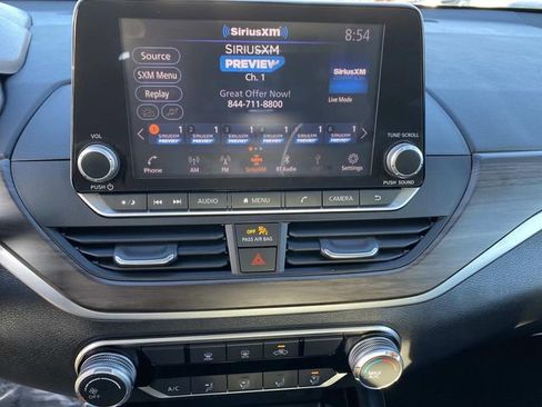 Used 2023 Nissan Altima 2.5 SV FWD image 8