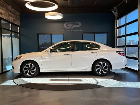 Used 2017 Honda Accord EX-L image 6