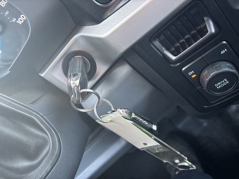 Used 2025 Ford F350 XL w/ XL Chrome Package image 24