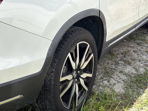 Used 2019 Honda Pilot Touring image 11