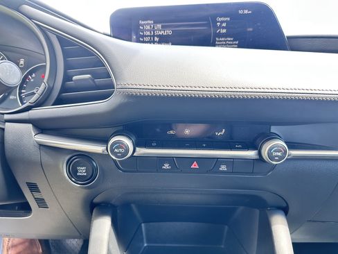 Used 2023 MAZDA MAZDA3 s FWD image 12