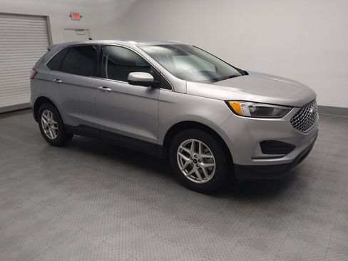 Used 2023 Ford Edge SEL image 11