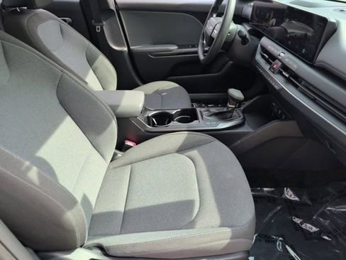Used 2025 Kia K4 FWD image 30
