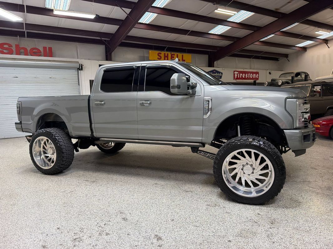 Used 2019 Ford F250 Lariat w/ Lariat Ultimate Package AWD/4WD image 10