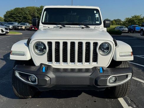 Used 2023 Jeep Wrangler Unlimited Sahara w/ Cold Weather Group AWD/4WD image 9