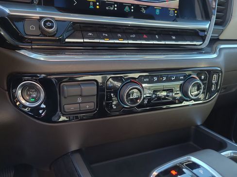 Used 2022 Chevrolet Silverado 1500 LTZ w/ LTZ Premium Package image 29