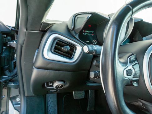 Used 2019 Aston Martin V8 Vantage Coupe image 64