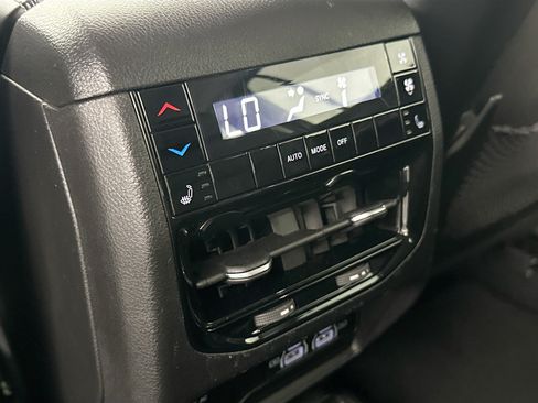 Used 2023 Jeep Grand Cherokee L Limited w/ Black Appearance Package RWD image 26