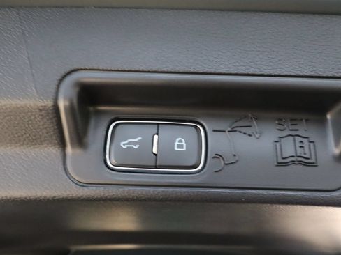 Used 2025 Ford Explorer ST-Line w/ Premium Package RWD image 39