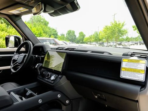 New 2026 Land Rover Defender 110 X-Dynamic SE AWD/4WD image 19