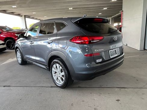 Used 2021 Hyundai Tucson SE w/ Cargo Package FWD image 3