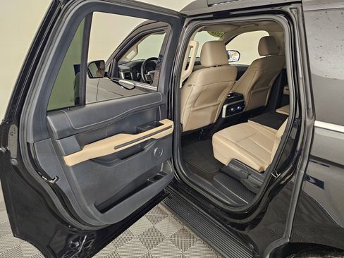 Used 2023 Ford Expedition Max XLT image 37