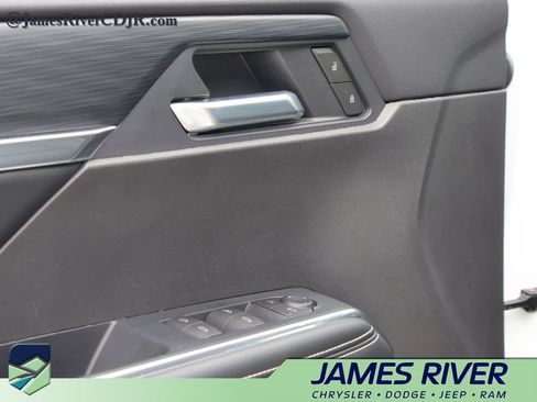 Used 2026 GMC Acadia Elevation w/ Elevation Premium Package image 23