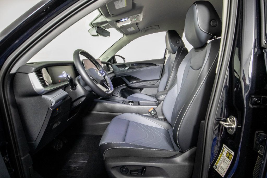 Used 2026 Volkswagen Tiguan SE FWD image 9
