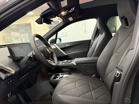 Used 2025 BMW iX M60 image 4