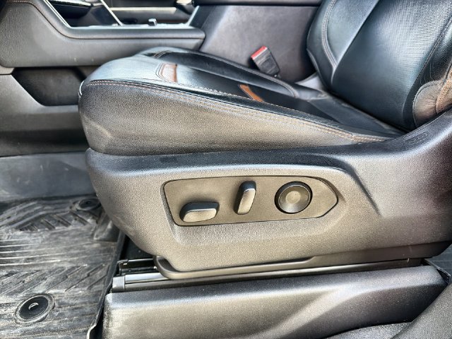 Used 2024 GMC Sierra 2500 AT4 w/ AT4 Premium Plus Package AWD/4WD image 12